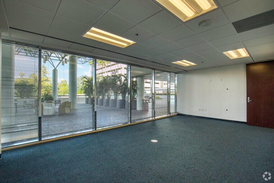 More Photos Of 600 N Westshore Blvd, Tampa Office For Lease