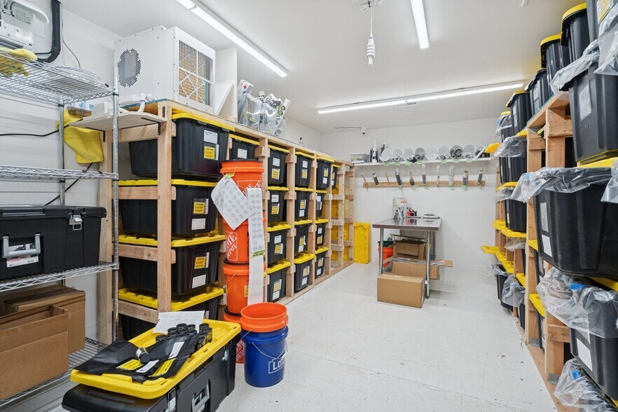 More Photos Of 12217 S Broadway, Edmond Warehouse For Sale