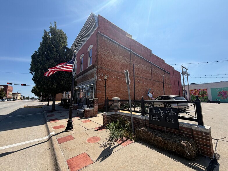 More Photos Of 1705 Washington St, Blair Storefront Retail Office For Sale