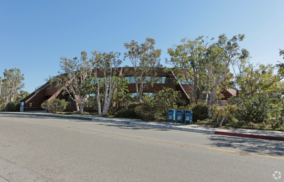 More Photos Of 29160 Heathercliff Rd, Malibu Office For Lease