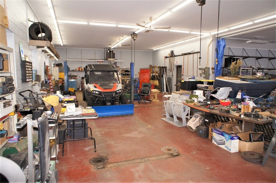 More Photos Of 4632 Lake Shore Rd, Hamburg Auto Repair For Sale