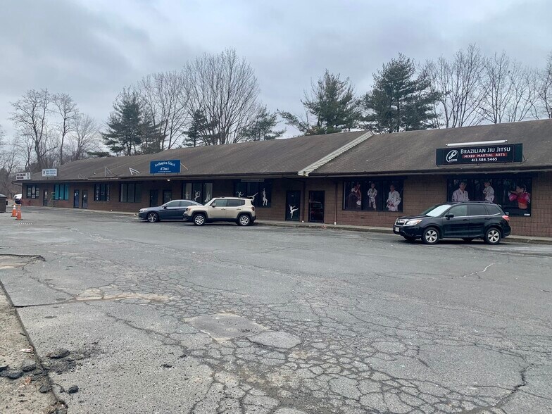 More Photos Of 141 Damon Rd, Northampton Storefront For Lease