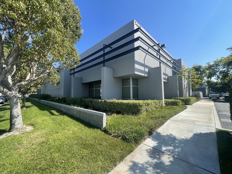 More Photos Of 7445-7455 Lampson Ave, Garden Grove Warehouse For Sale