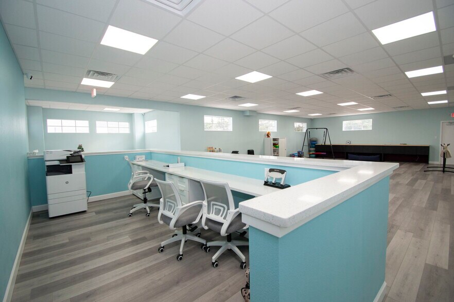 More Photos Of 4535 Tamiami Trl, Port Charlotte Office For Lease