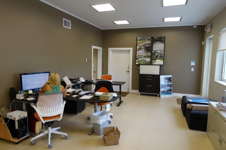 More Photos Of 6130 NE 4th Ct, Miami Warehouse For Sale