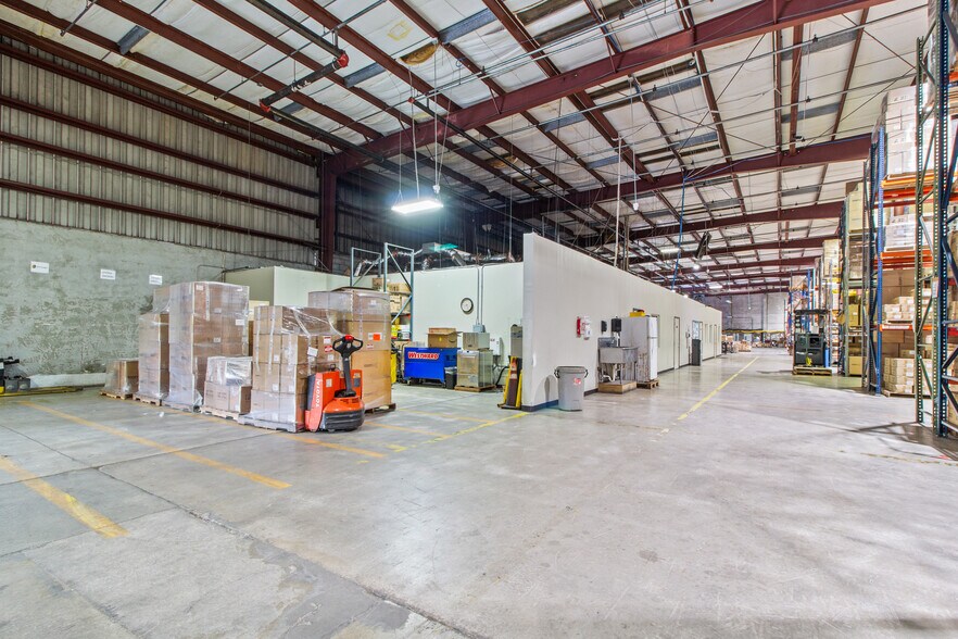 More Photos Of 3151 NW 125th St, Miami Warehouse For Lease