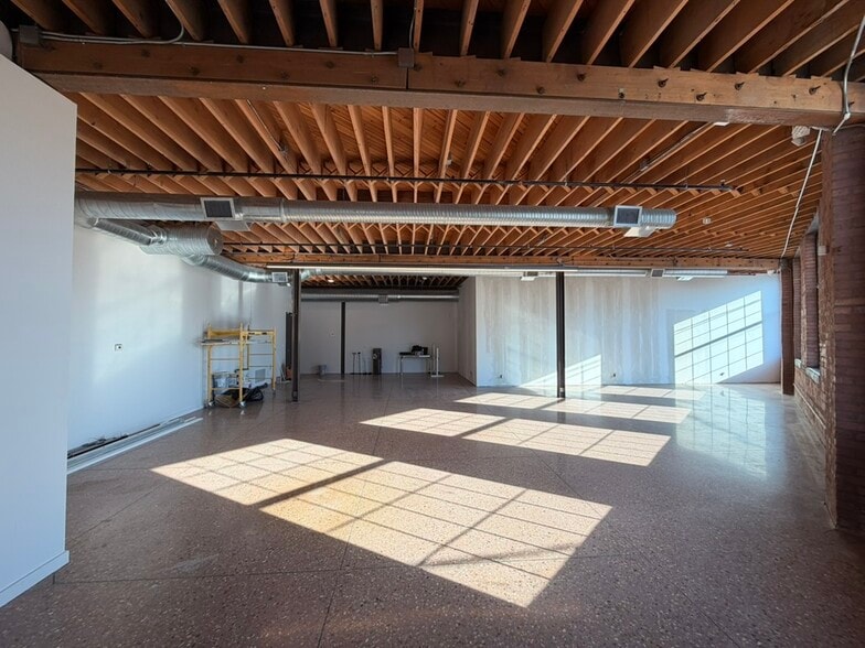 More Photos Of 209 W 19th Ter, Kansas City Loft Creative Space For Lease