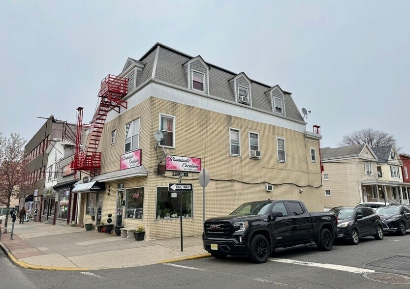 More Photos Of 718 Broadway, Bayonne Apartments For Lease