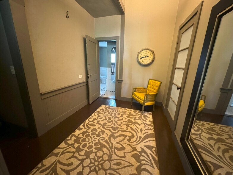 More Photos Of 22418 SW Pine St, Sherwood Freestanding For Lease