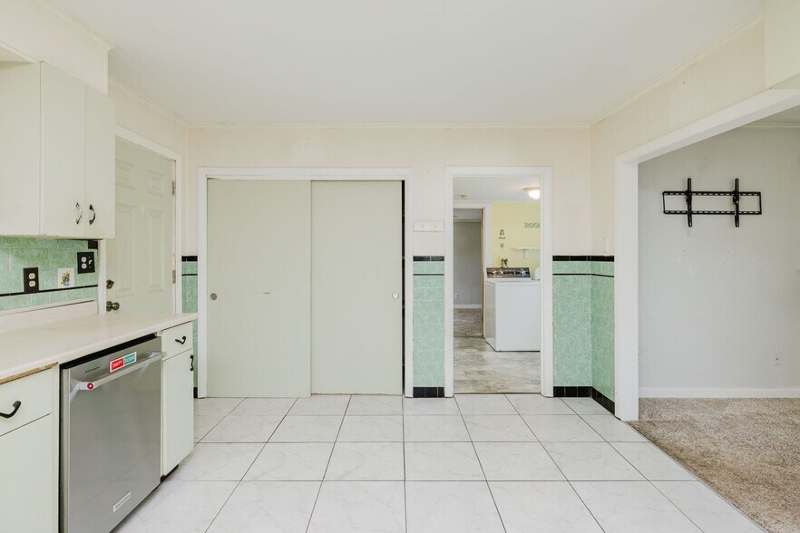 More Photos Of 817 State Rd, Westport Freestanding For Sale