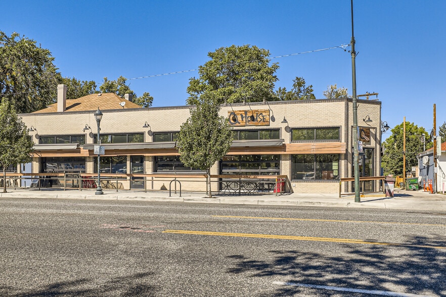 More Photos Of 3401-3421 E Colfax Ave, Denver Restaurant For Lease