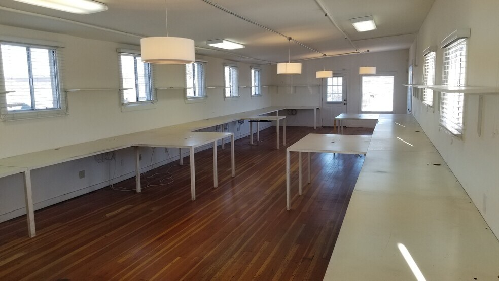 More Photos Of Road 3 and Harbor Drive, Sausalito Warehouse For Lease