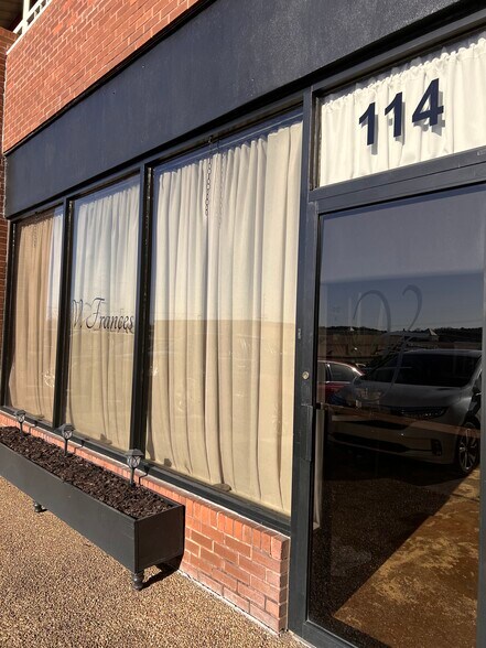 More Photos Of 7010 Lee Hwy, Chattanooga Storefront Retail Office For Sale