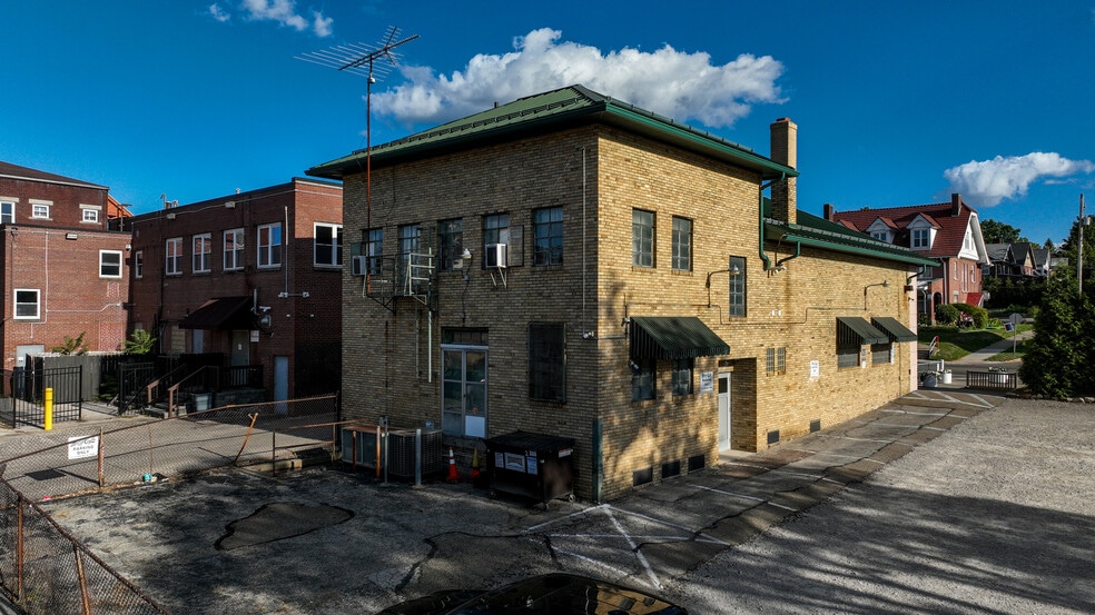 More Photos Of 780 W Market St, Akron Freestanding For Sale