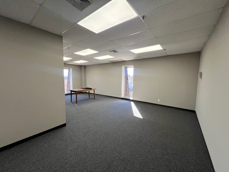 More Photos Of 310 Paterson Plank Rd, Carlstadt Manufacturing For Lease