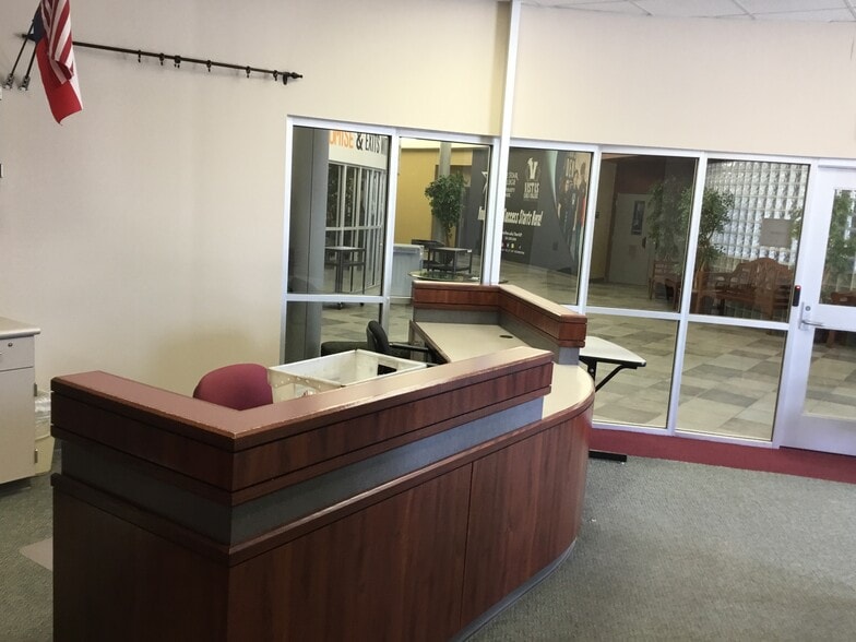 More Photos Of 12550 Bammel North Houston Rd, Houston Specialty For Sale