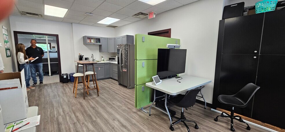 More Photos Of 3610 Oakwood Hills Pky, Eau Claire Office For Lease