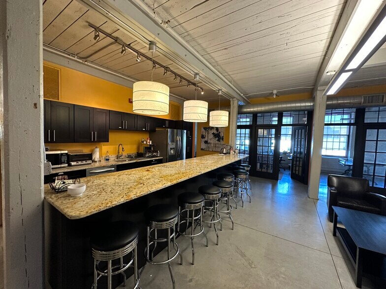 More Photos Of 161 Exchange St, Pawtucket Office For Lease