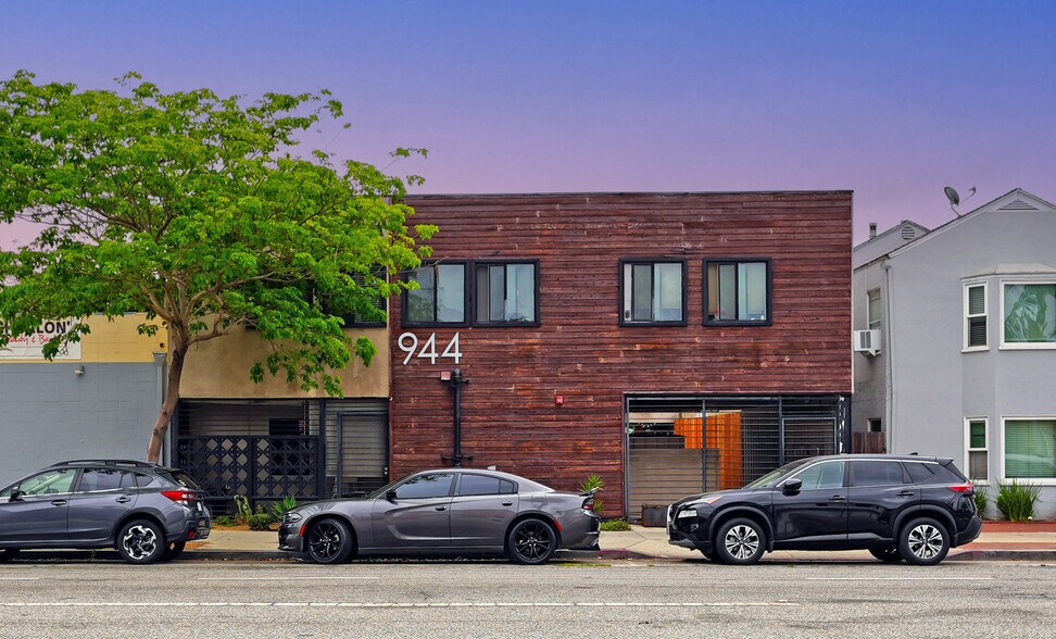 Primary Photo Of 944 Pacific Ave, Long Beach Apartments For Sale
