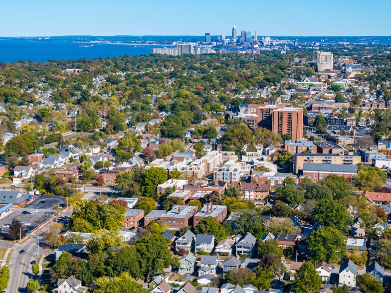 More Photos Of 1352 Kenilworth Ave, Lakewood Apartments For Sale