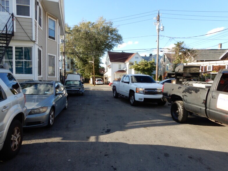 More Photos Of 105 Wood Ave, Bridgeport Light Manufacturing For Sale