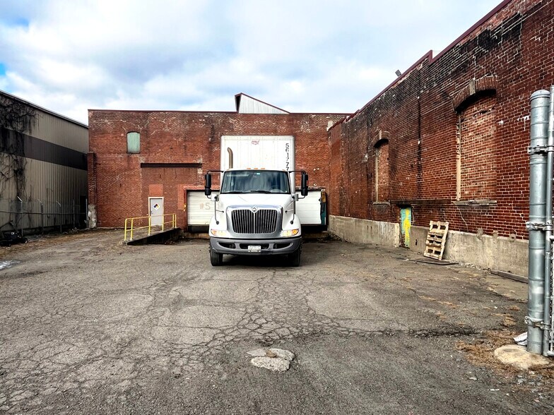 More Photos Of 999 Sherosky Way, Springdale Warehouse For Sale