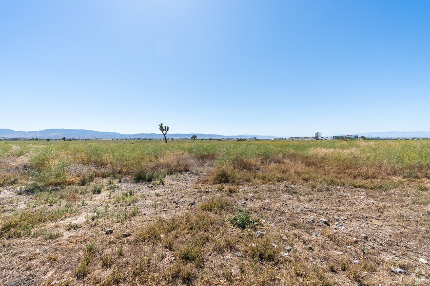 More Photos Of W Avenue L4 @ Sierra Highway, Lancaster Distribution For Sale