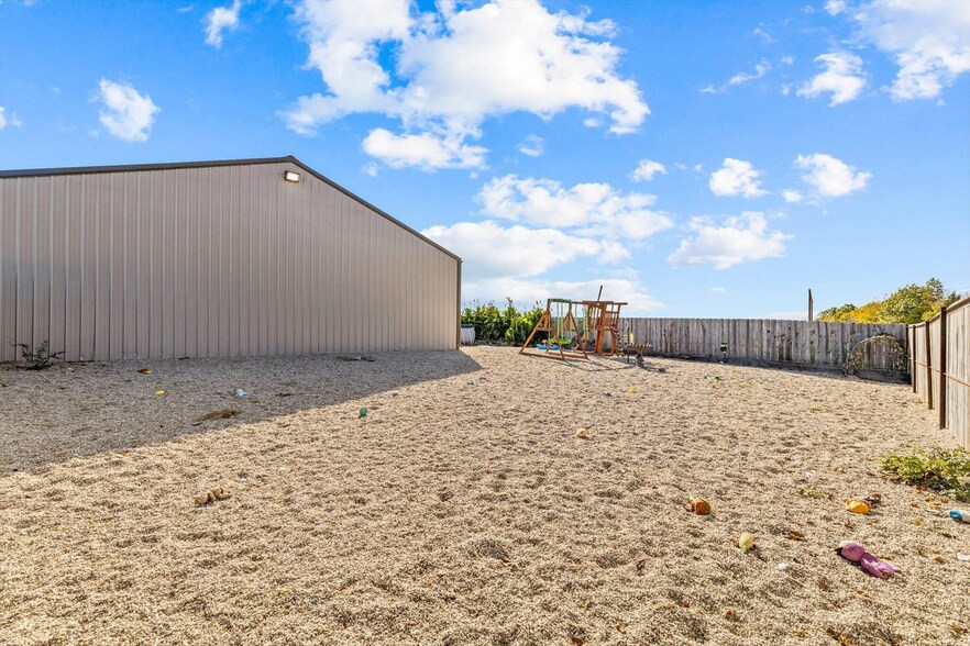 More Photos Of 558 Lucky Rd, Seymour Service For Sale