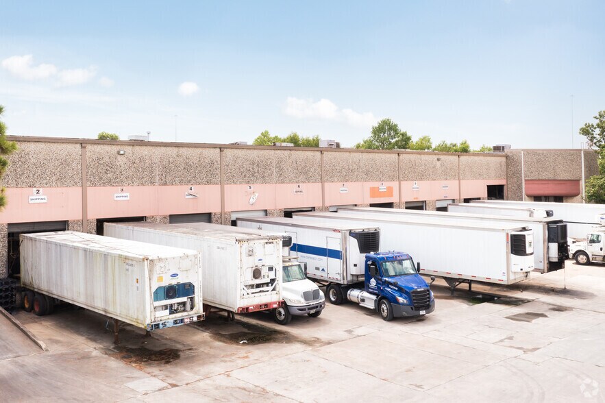 More Photos Of 9366 Wallisville Rd, Houston Warehouse For Lease