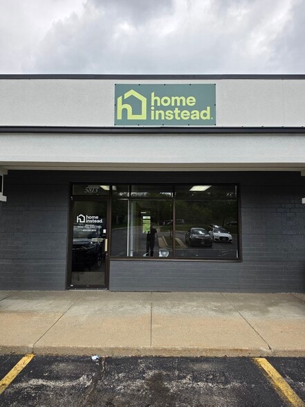 More Photos Of 5815 E Riverside Blvd, Rockford General Retail For Lease