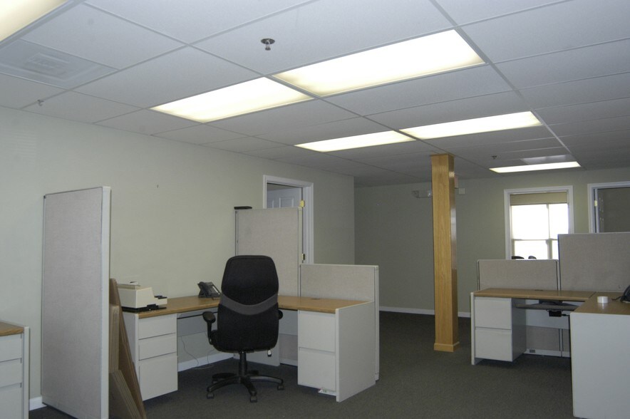 More Photos Of 8178 Lark Brown Rd, Elkridge Medical For Lease