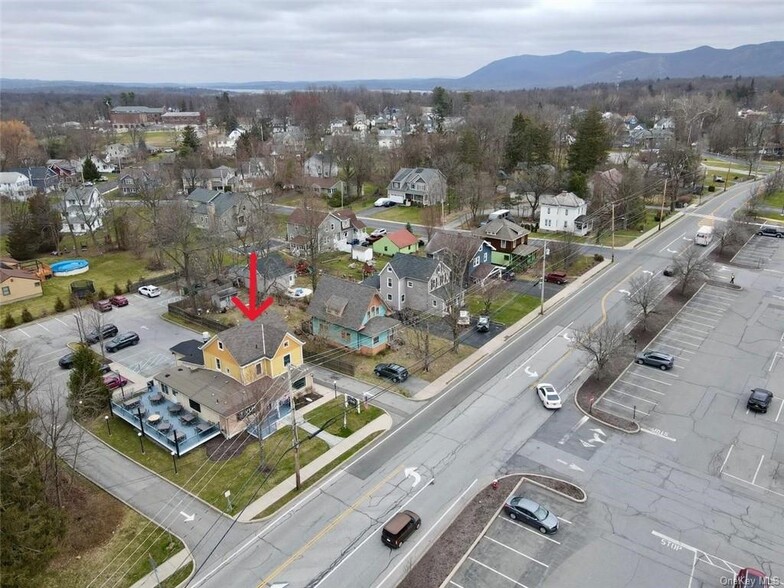 Primary Photo Of 30 Quaker Ave, Cornwall General Retail For Sale