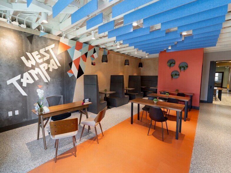 More Photos Of 2132 W Main St, Tampa Office For Sale