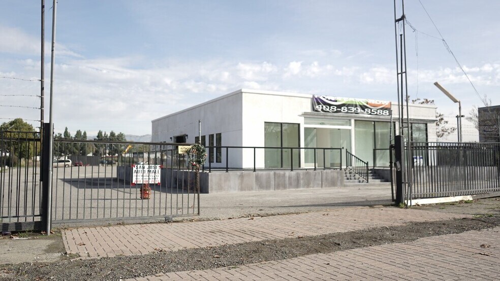 More Photos Of Unit A - 2828 Monterey Hwy, San Jose Land For Lease