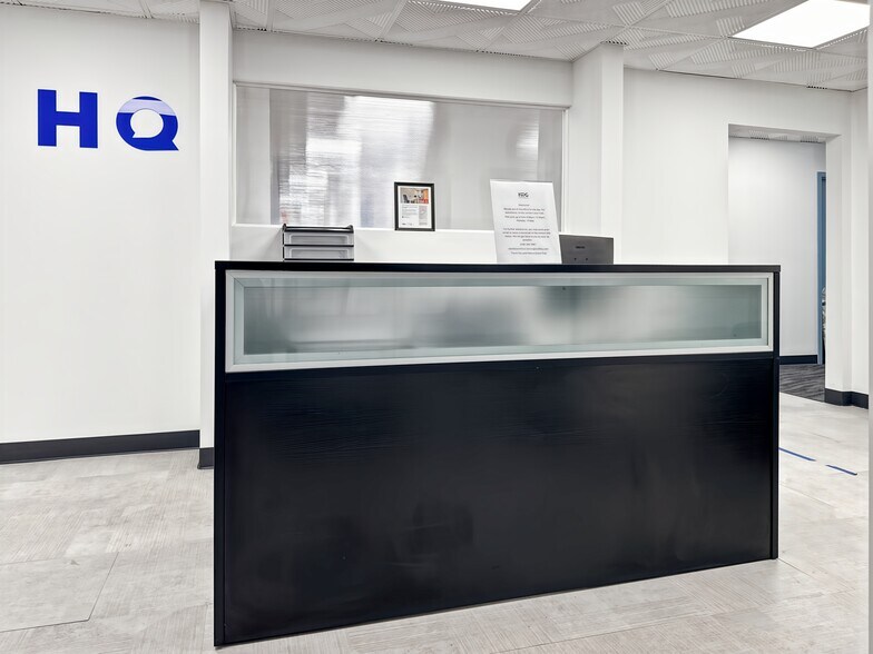 More Photos Of 6450 Farmington Rd, West Bloomfield Coworking Space