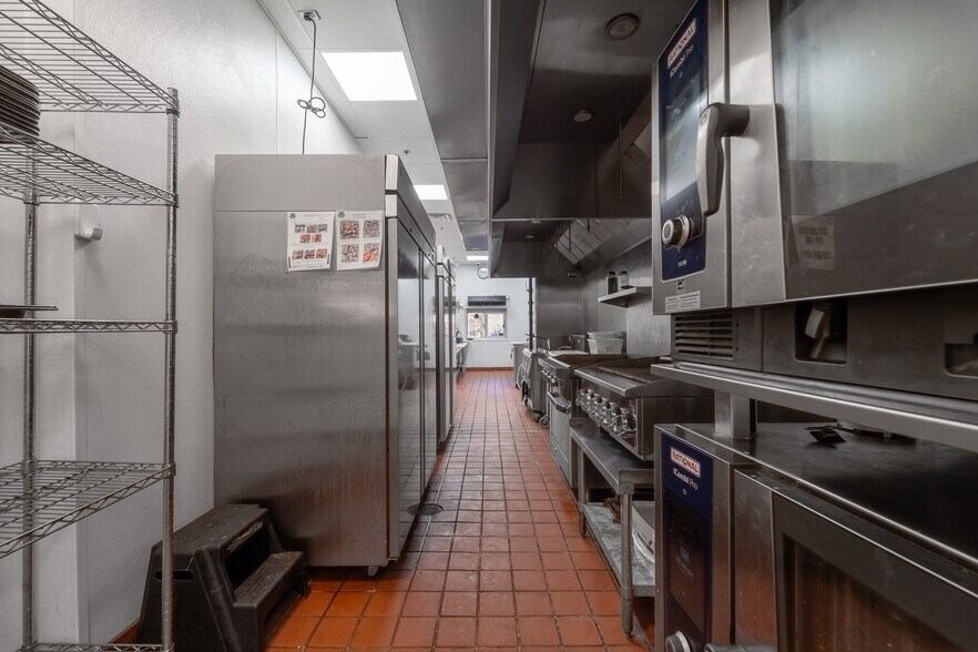 More Photos Of 6912 Douglas Blvd, Douglasville Restaurant For Sale