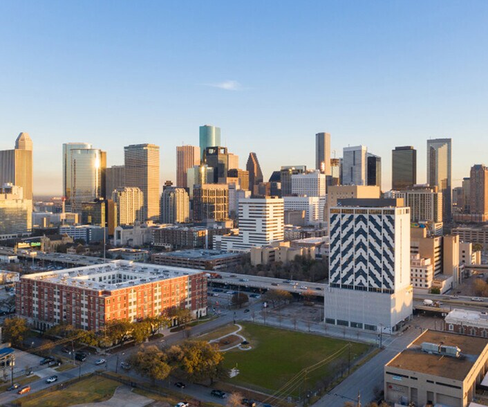 More Photos Of 2000 Crawford St, Houston Coworking Space