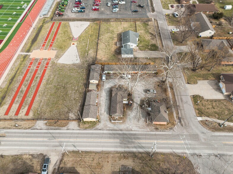 More Photos Of 308 Chestnut St, Silver Lake Apartments For Sale