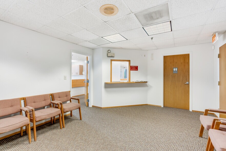 More Photos Of 2525 Harbor Blvd, Port Charlotte Medical For Sale