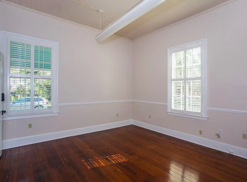 More Photos Of 245 Intendencia St, Pensacola Office Residential For Sale