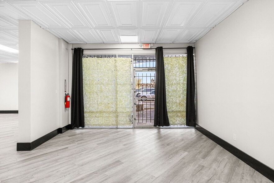 More Photos Of 8777 S Gessner Dr, Houston Freestanding For Lease