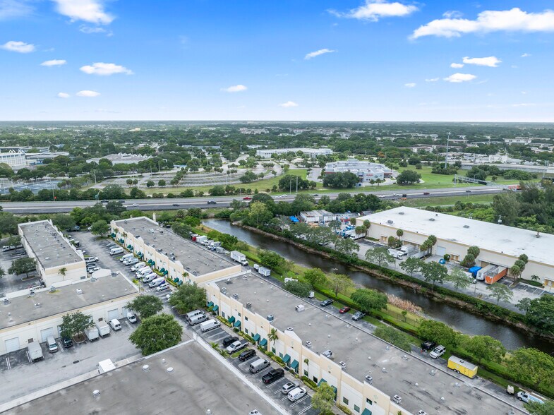 More Photos Of 1039-1039 NW 31st Ave, Pompano Beach Manufacturing For Lease