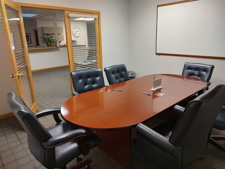 More Photos Of 1073 N Lincoln Ave, Loveland Office For Sale
