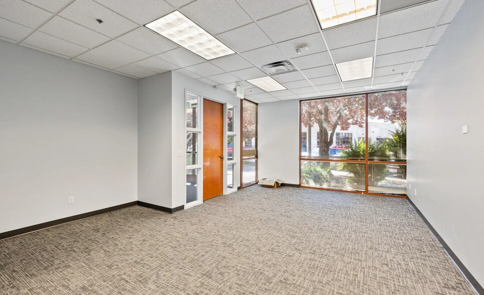 More Photos Of 6074 N Discovery Way, Boise Office For Sale