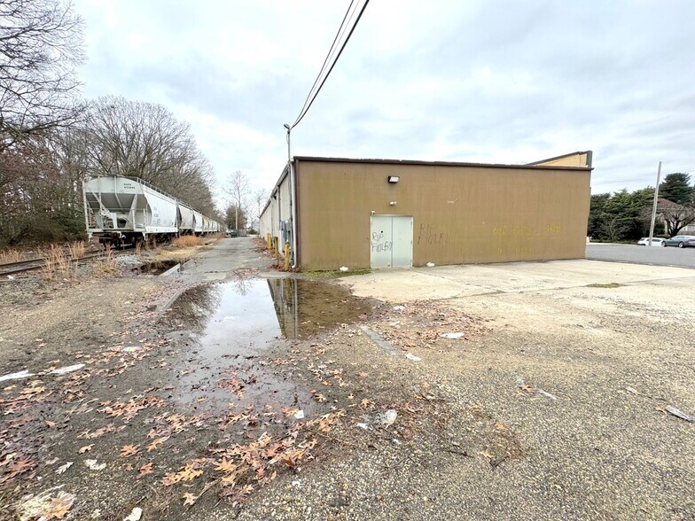 More Photos Of 1025 N Pearl St, Bridgeton Storefront For Lease