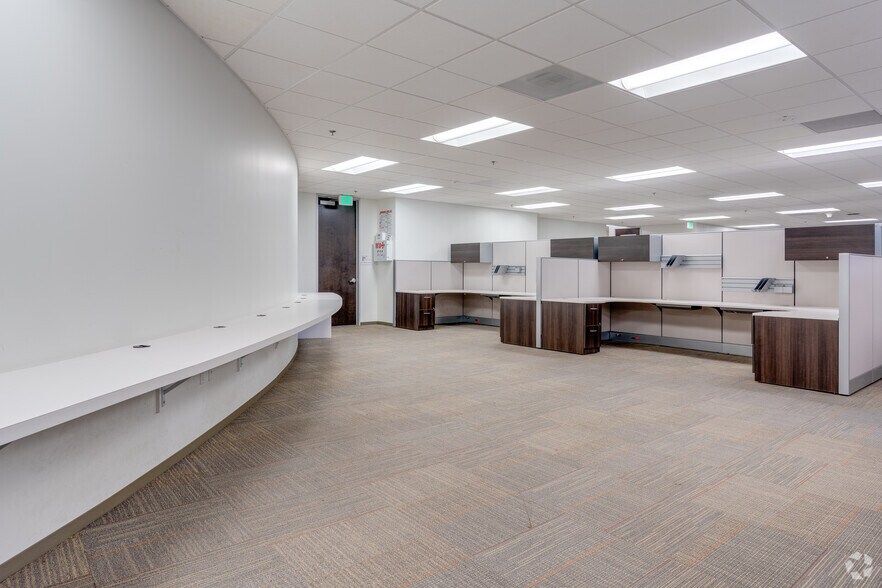 More Photos Of 800 W Chestnut Ave, Monrovia Office For Lease