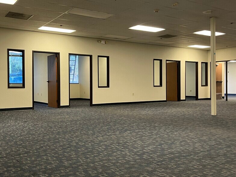 More Photos Of 1616-1632 Da Vinci Ct, Davis Flex For Sale