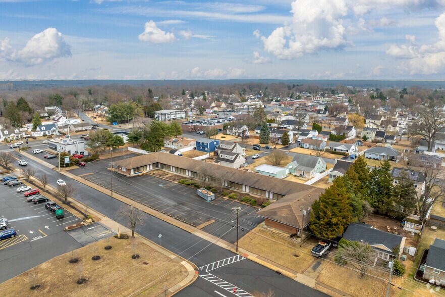 More Photos Of 1 Colby Ave, Stratford Apartments For Lease