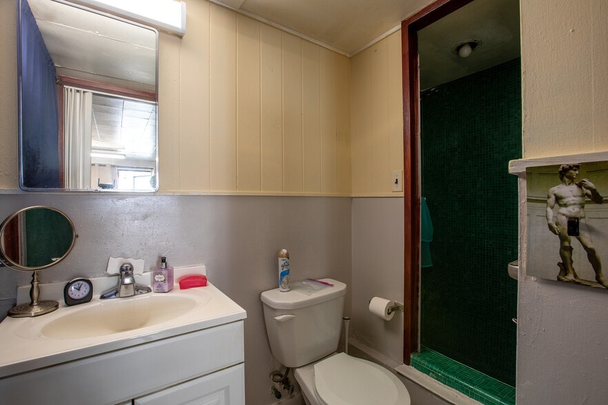 More Photos Of 2517 Ala Wai Blvd, Honolulu Apartments For Sale