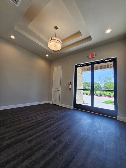 More Photos Of 2601 Little Elm Pky, Little Elm Office For Sale
